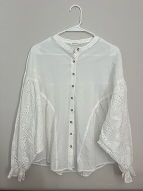 Neuflora Amelie Blouse - White Button Down - Eyelet Sleeve
